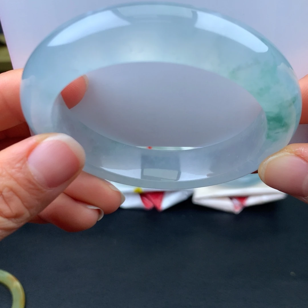 翡翠未镶嵌手镯冰飘花起光