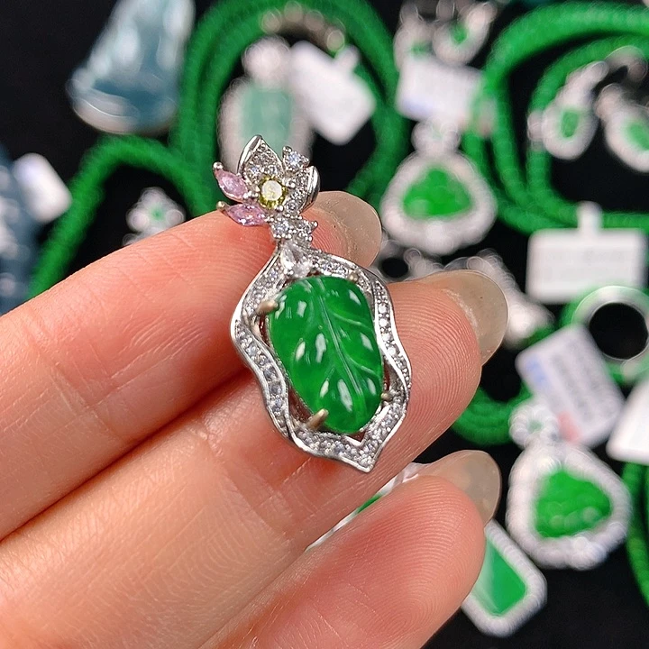 翡翠颈饰未镶嵌翡翠