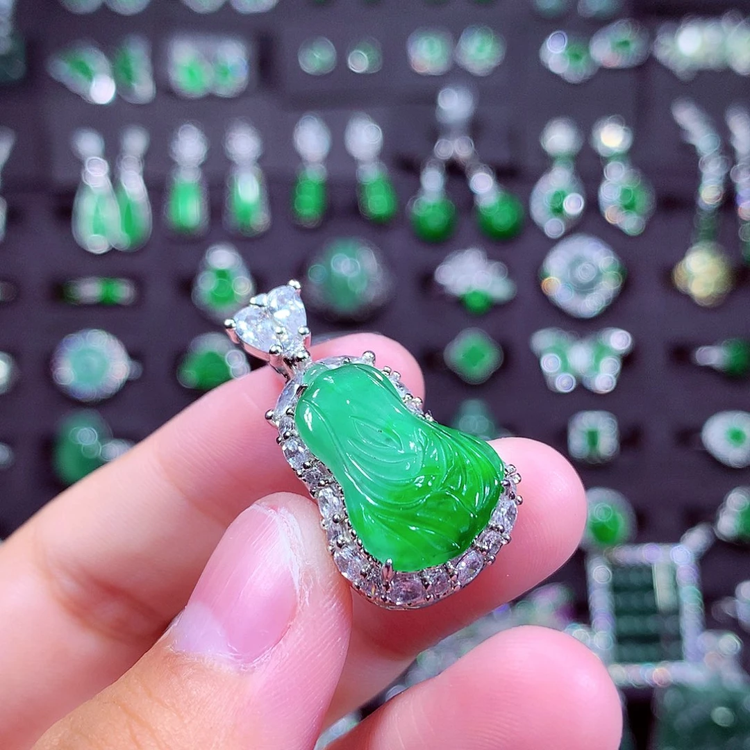 颈饰未镶嵌翡翠天然