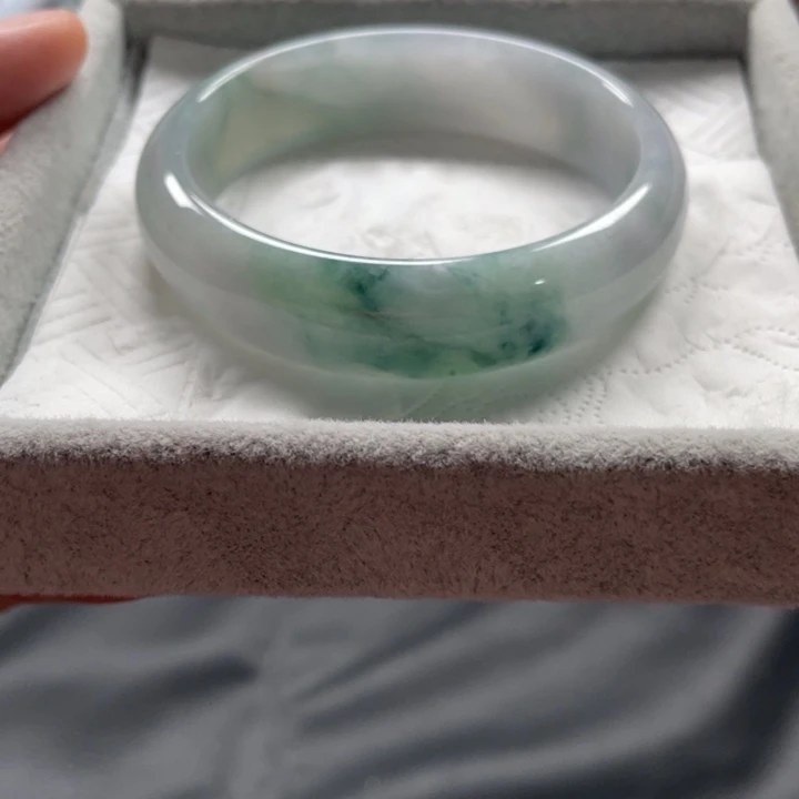 翡翠未镶嵌手镯手镯