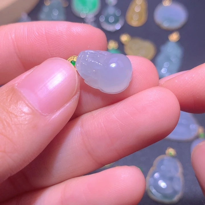 颈饰18K金镶嵌翡翠翡翠