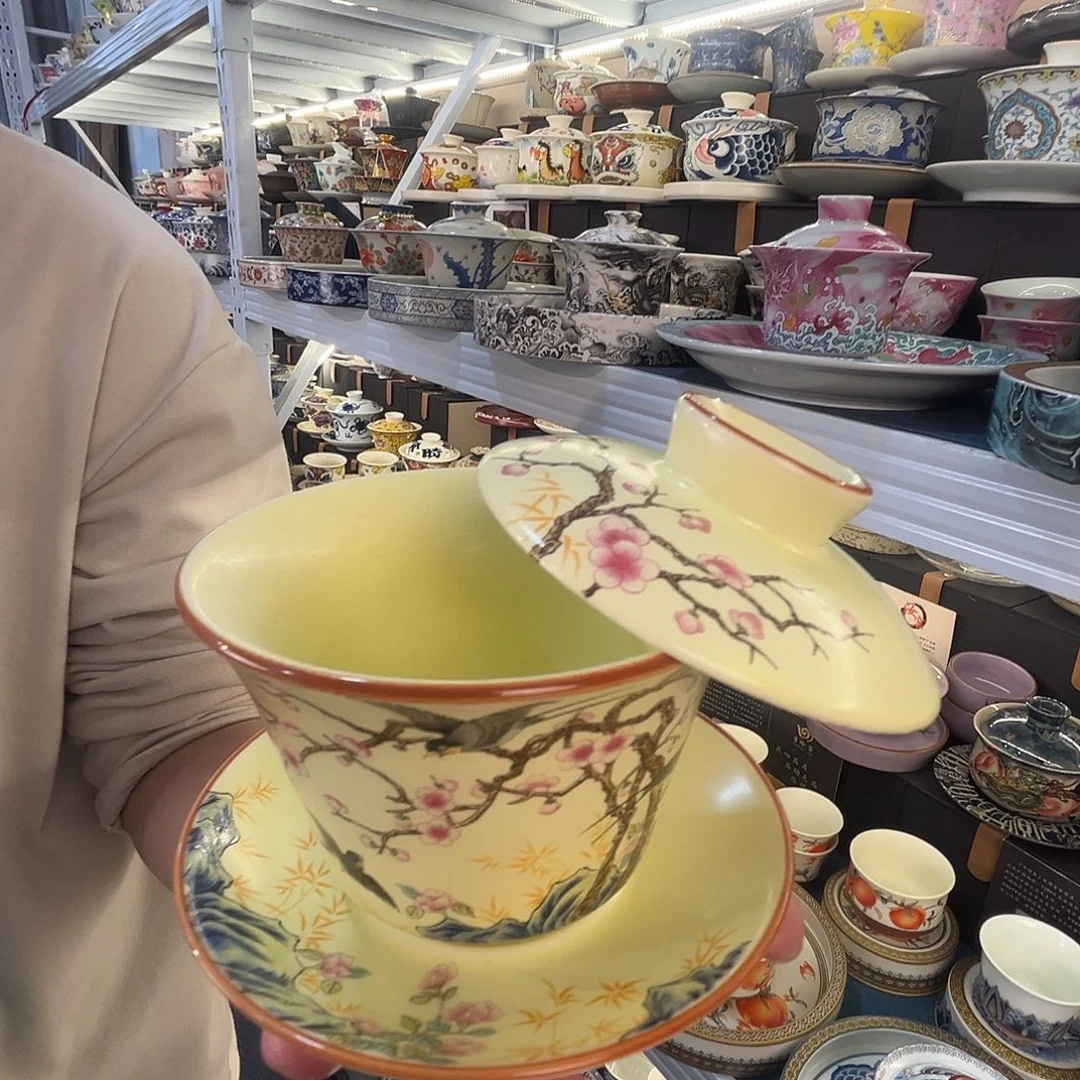 这些盖碗很漂亮！！！