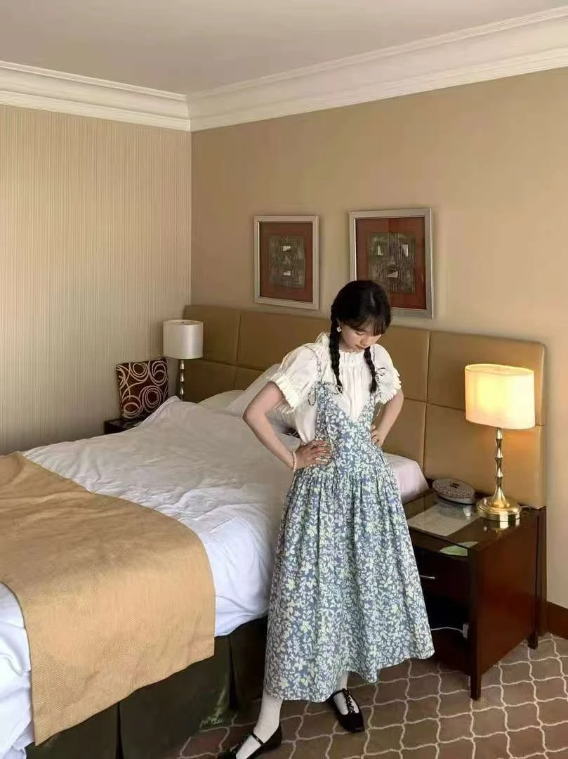新款法式炸街温柔系穿搭两件套装碎花小香风打底吊带连衣裙女夏季