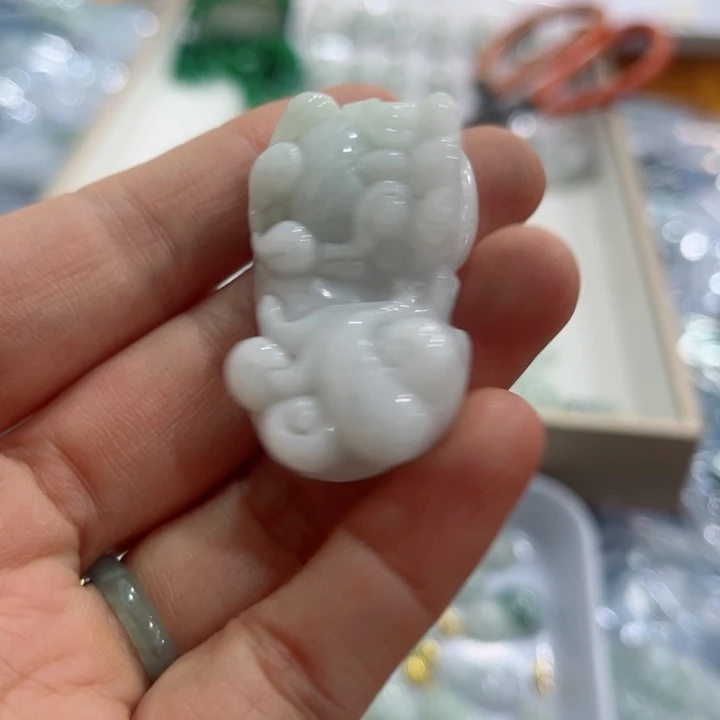 翡翠未镶嵌颈饰翡翠