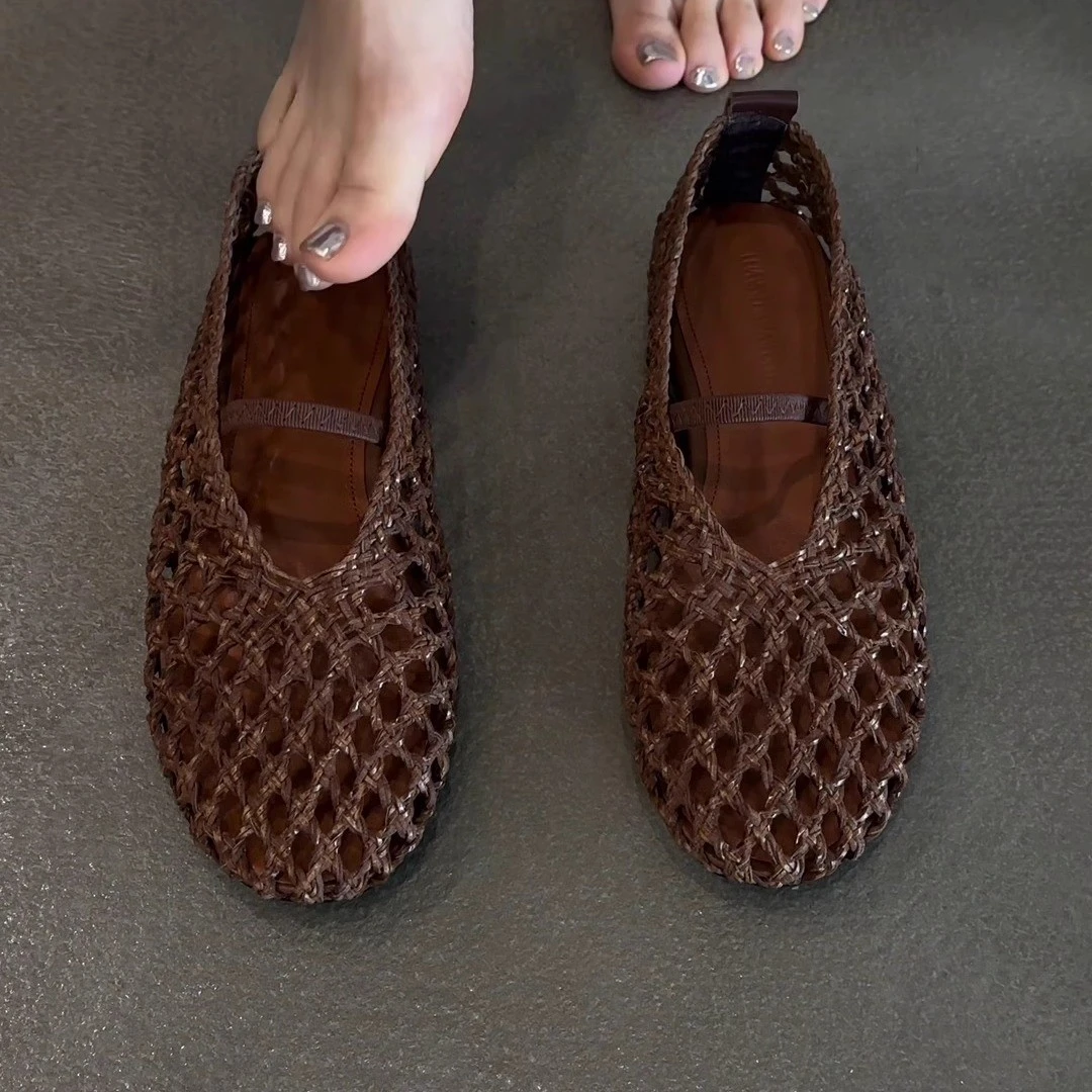TCZE版~2025新款复古风编织镂空平底渔网凉鞋一脚蹬懒人洞洞鞋女