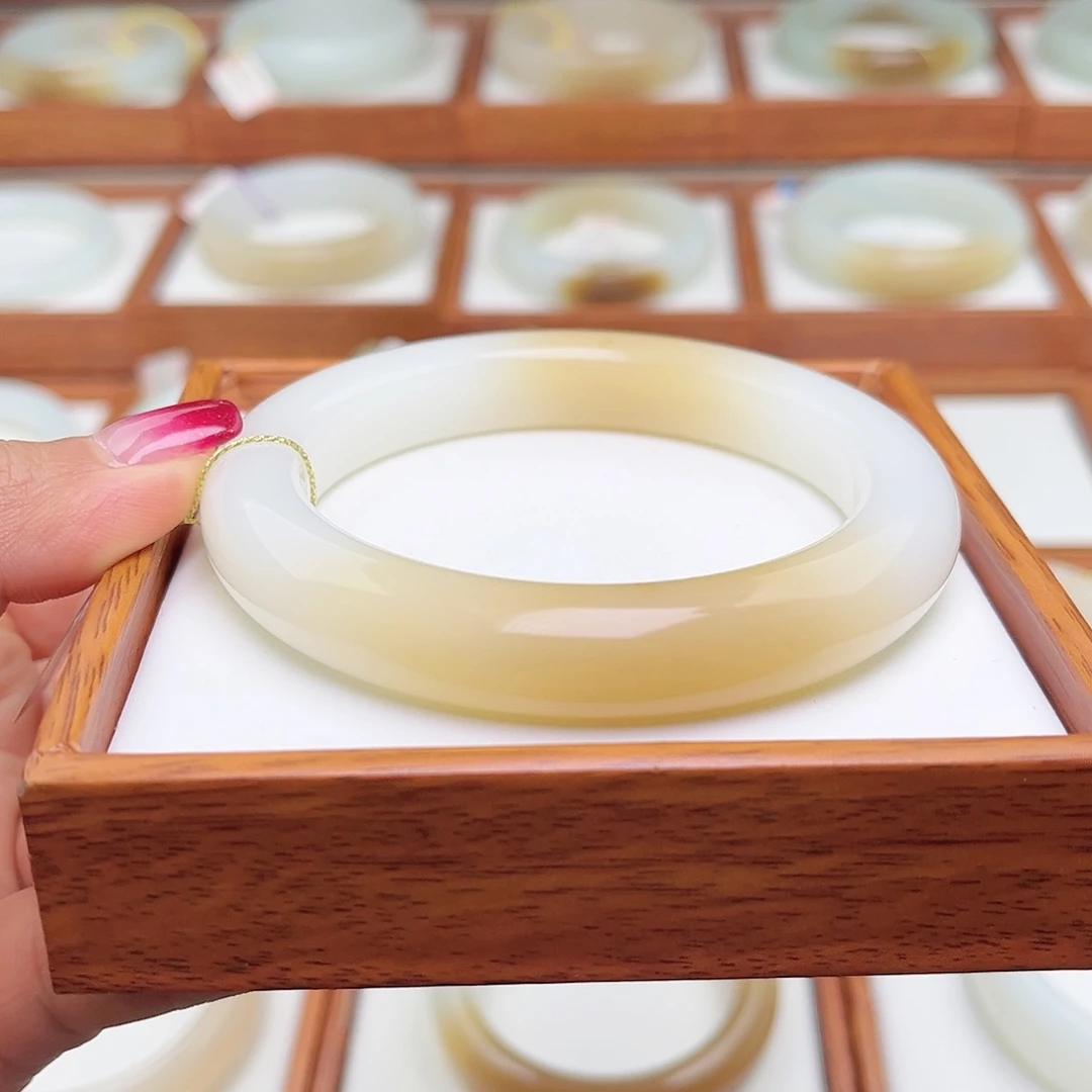 和田玉手镯未镶嵌61.6