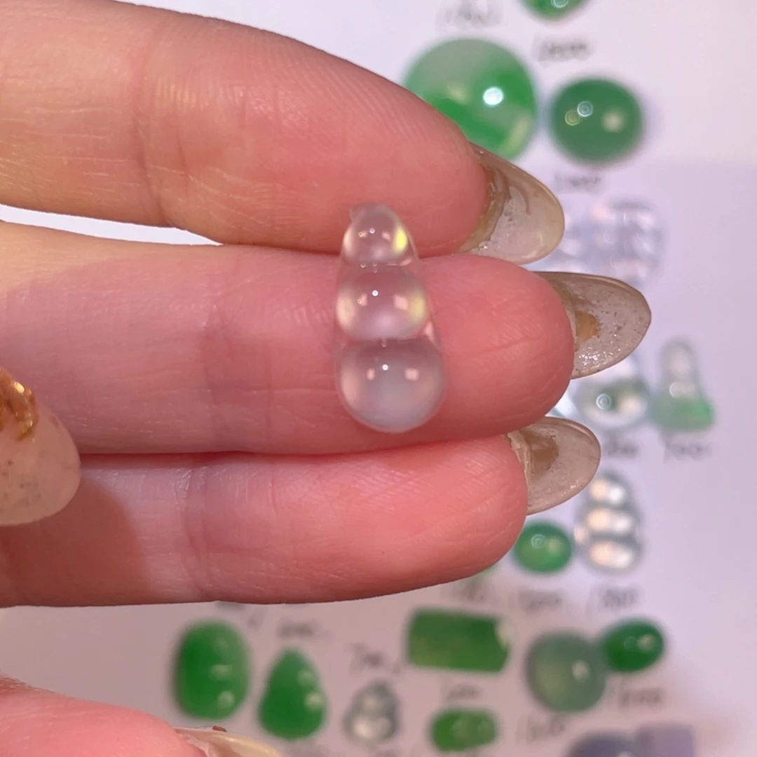 翡翠未镶嵌颈饰裸石