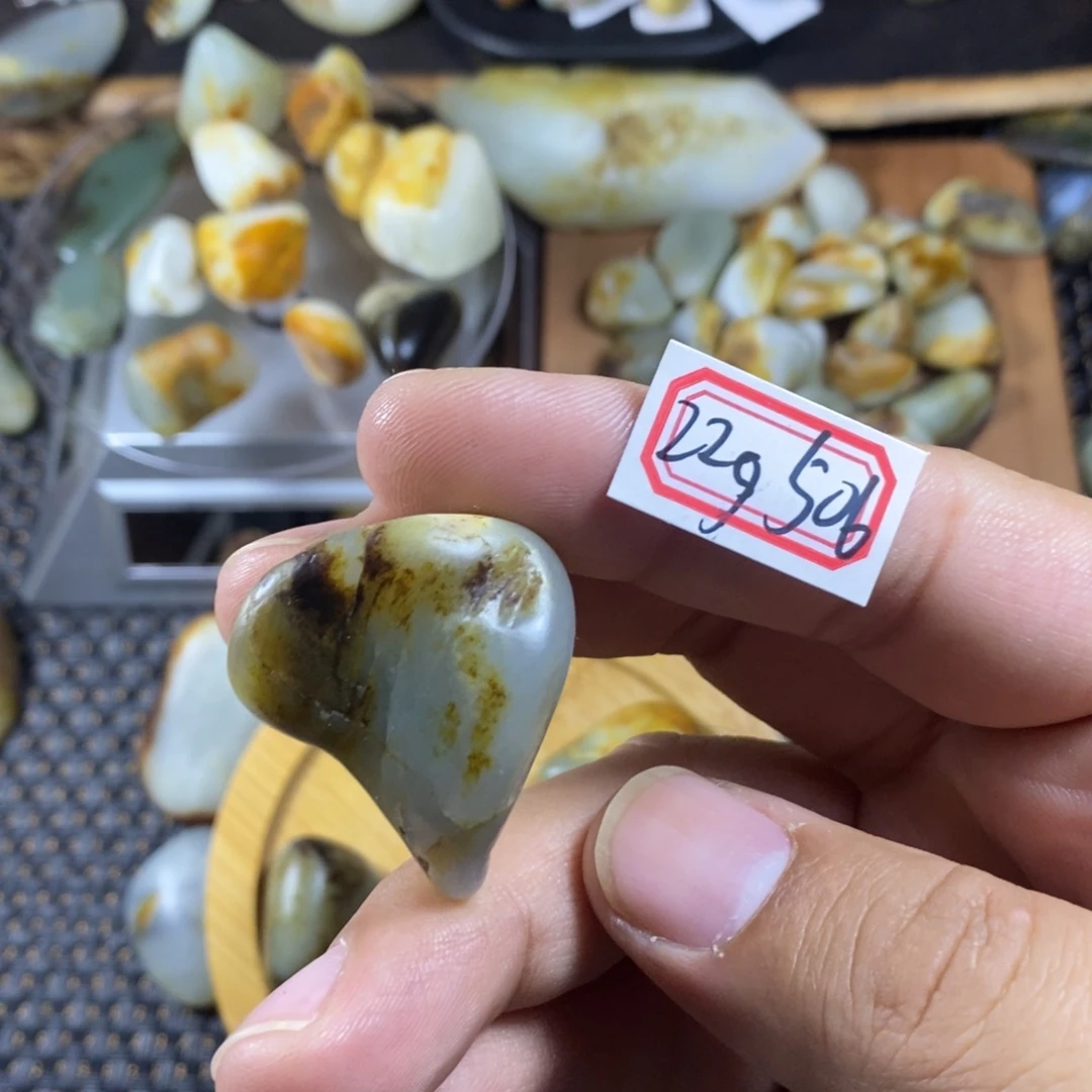 和田玉（糖玉）未镶嵌挂件