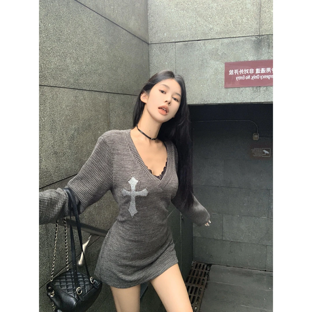 PINKMOON|| 辣妹风十字架连衣裙女秋季设计感系带收腰包臀裙
