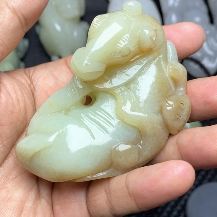 颈饰未镶嵌和田玉