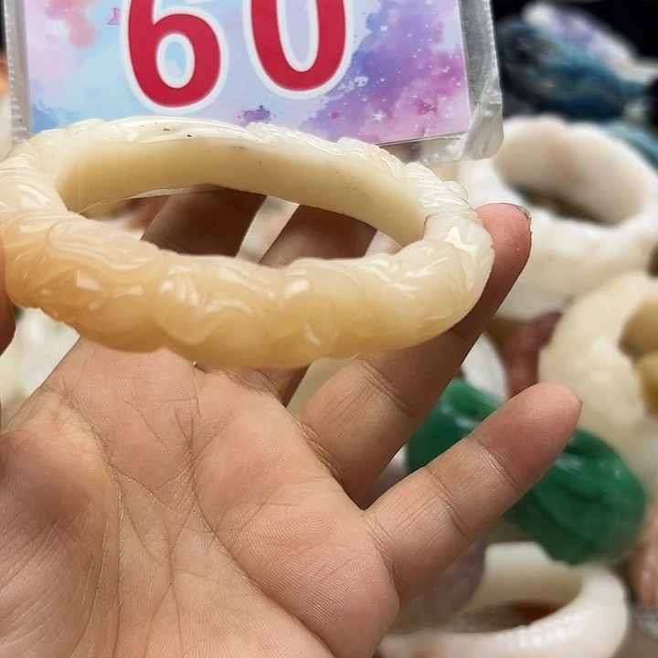 石英岩玉手镯未镶嵌