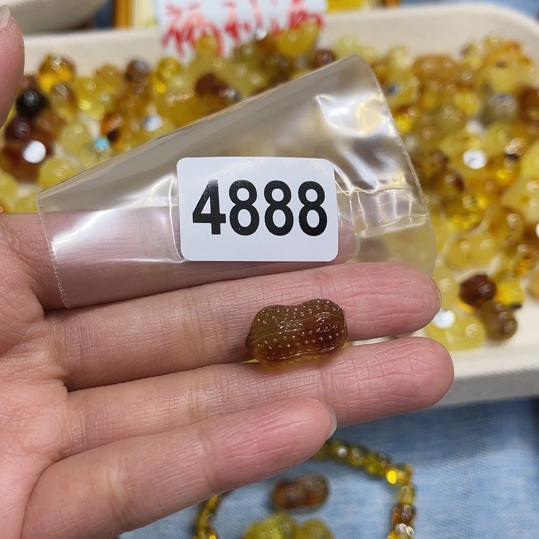 琥珀未镶嵌珠宝奇石