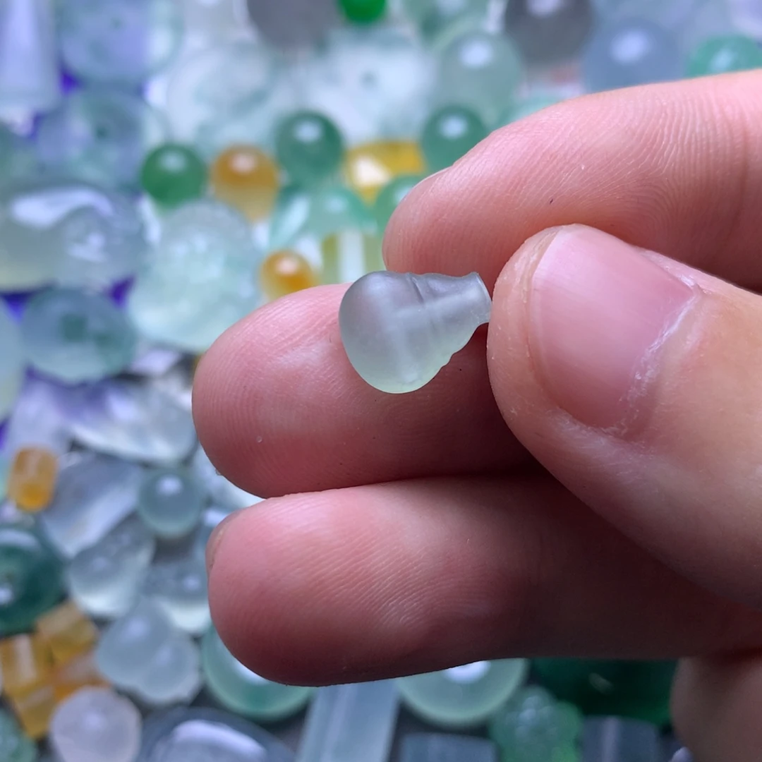 定制翡翠未镶嵌挂件