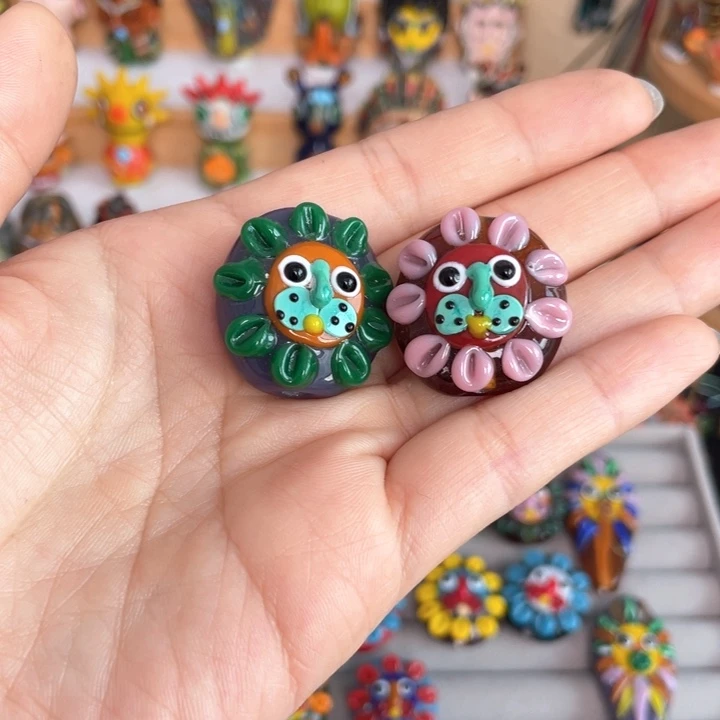 小狮子两只，不退不换