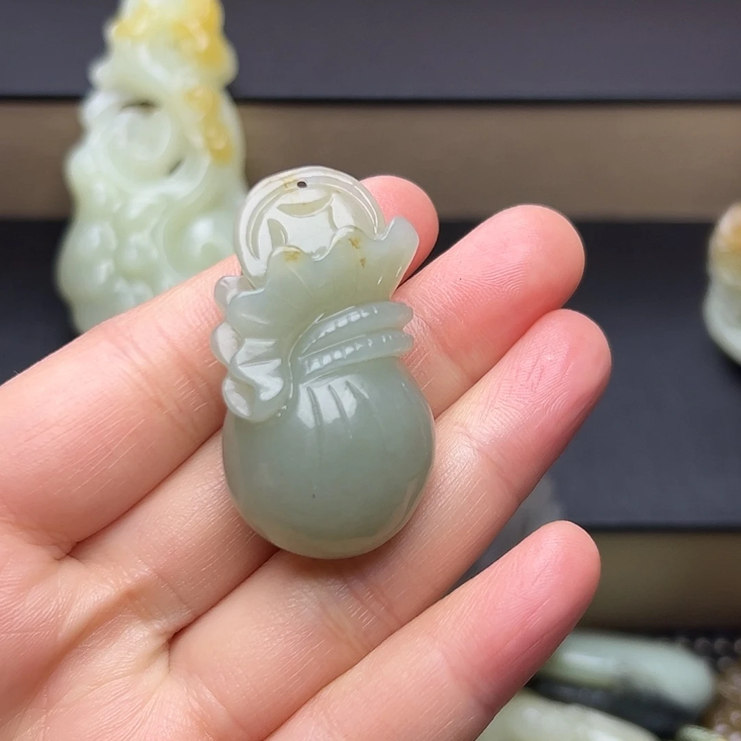 和田玉未镶嵌挂件