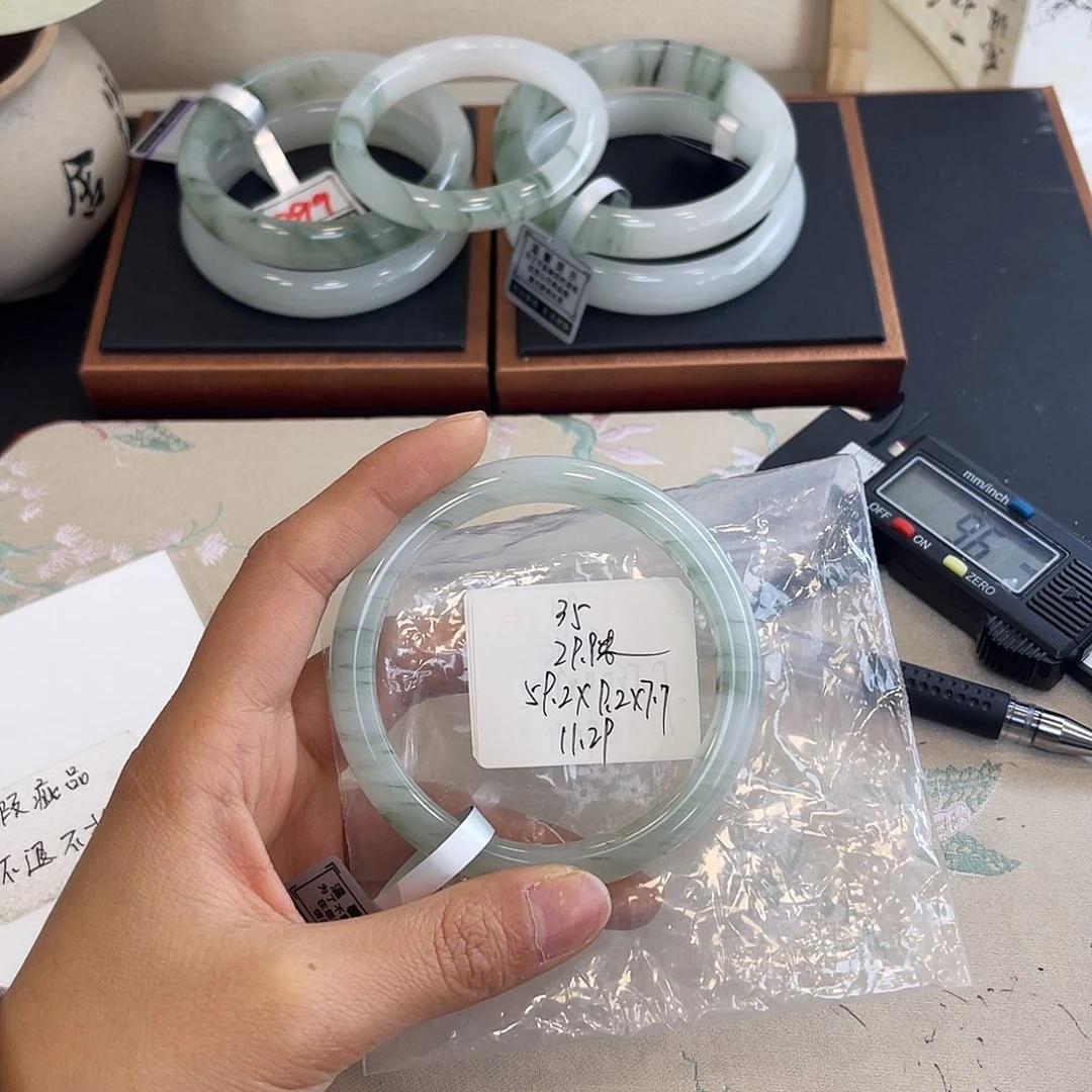 石英质玉未镶嵌手镯35