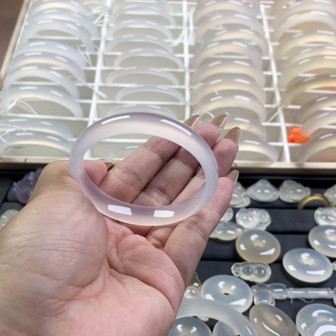 玛瑙/玉髓手镯未镶嵌?