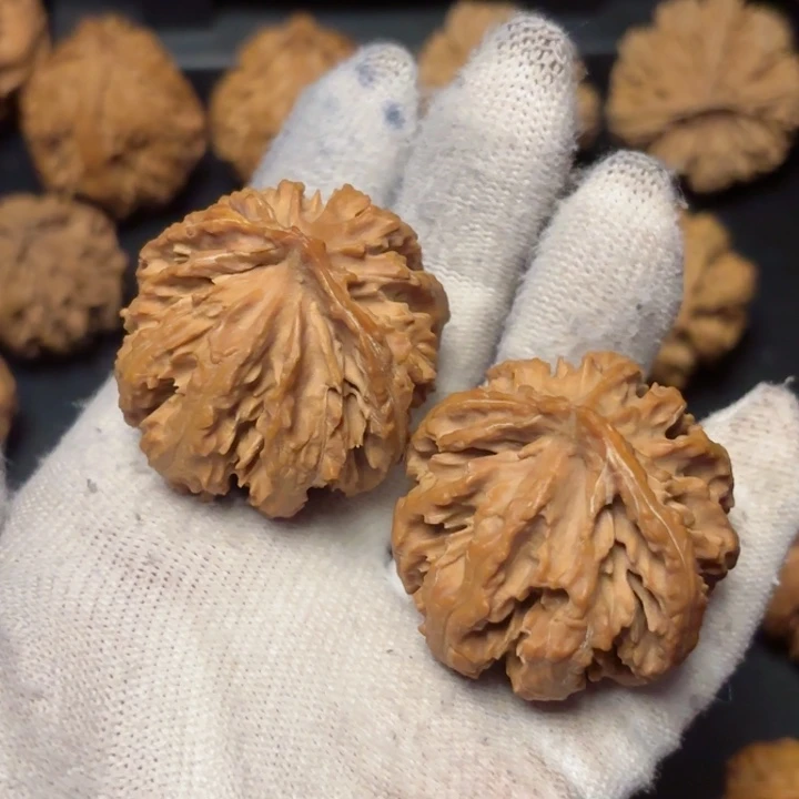 文玩核桃吊坠往***@秦岭灯笼65