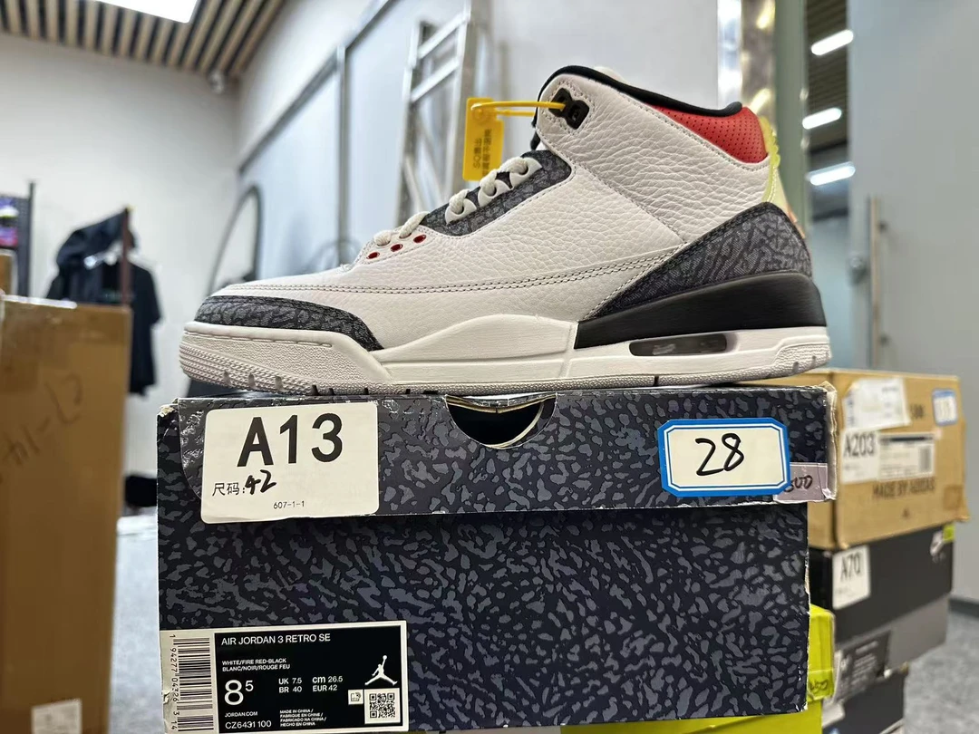 Nike  aj3白  全新原盒 42码  11月21 bai  A13