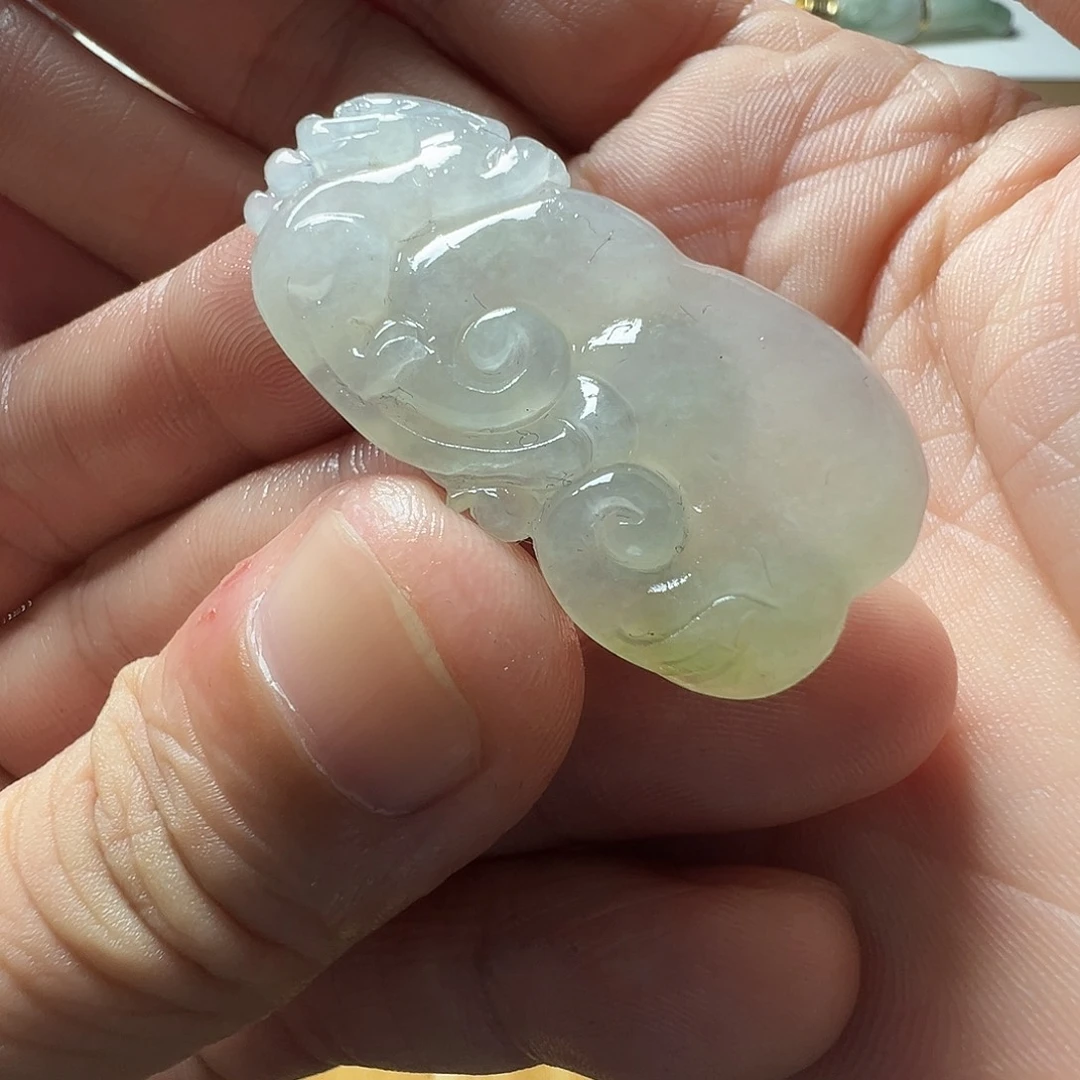 定制翡翠未镶嵌如意