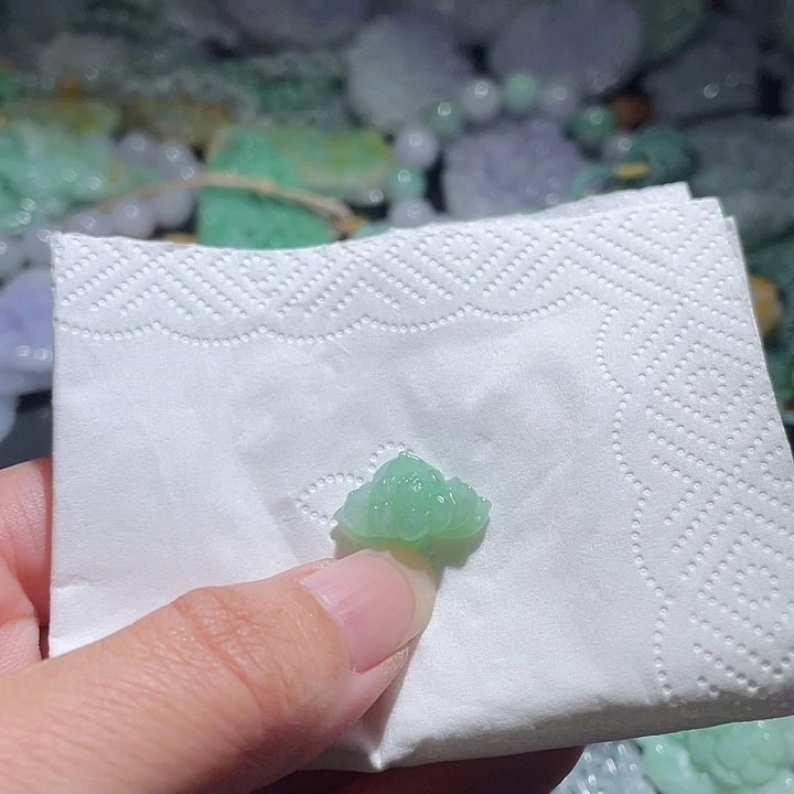 颈饰未镶嵌翡翠青****1天