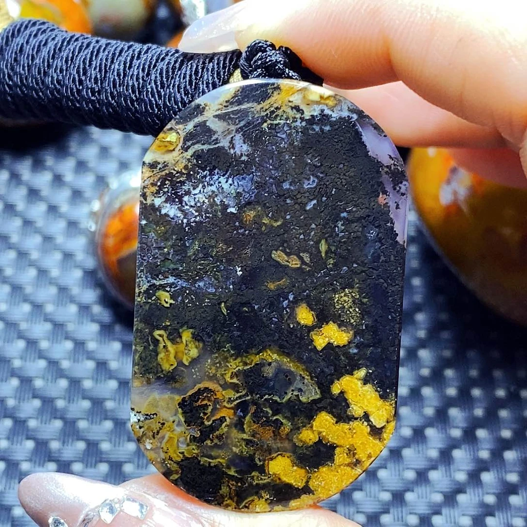 未镶嵌颈饰玛瑙/玉髓白*