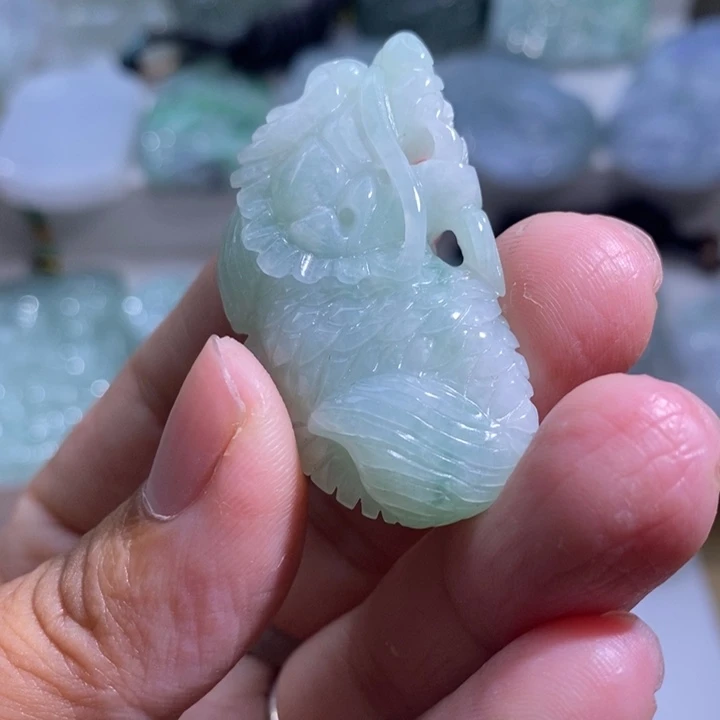 【闪购商品】颈饰未镶嵌翡翠龙鱼
