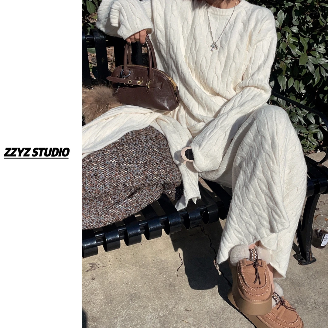 【ZZYZ】“丹麦雪镜”简约秋冬加厚围巾毛衣半身裙三件套扭花套装