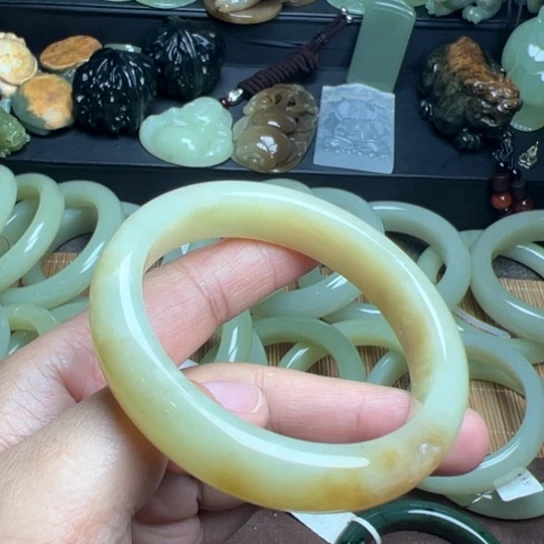 未镶嵌手镯和田玉（糖玉）