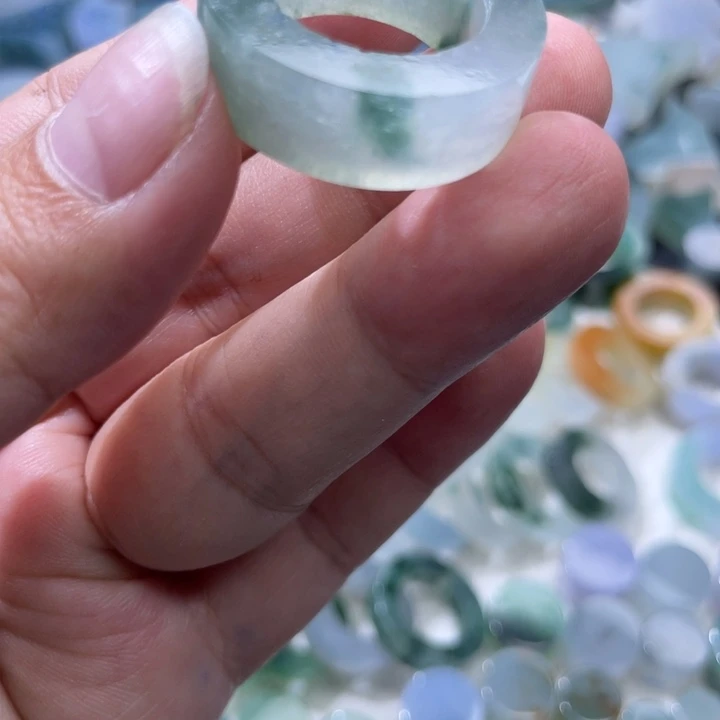 重***锅定制翡翠未镶嵌天然翡翠