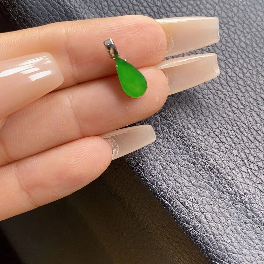 翡翠18K金镶嵌颈饰糖*翡翠