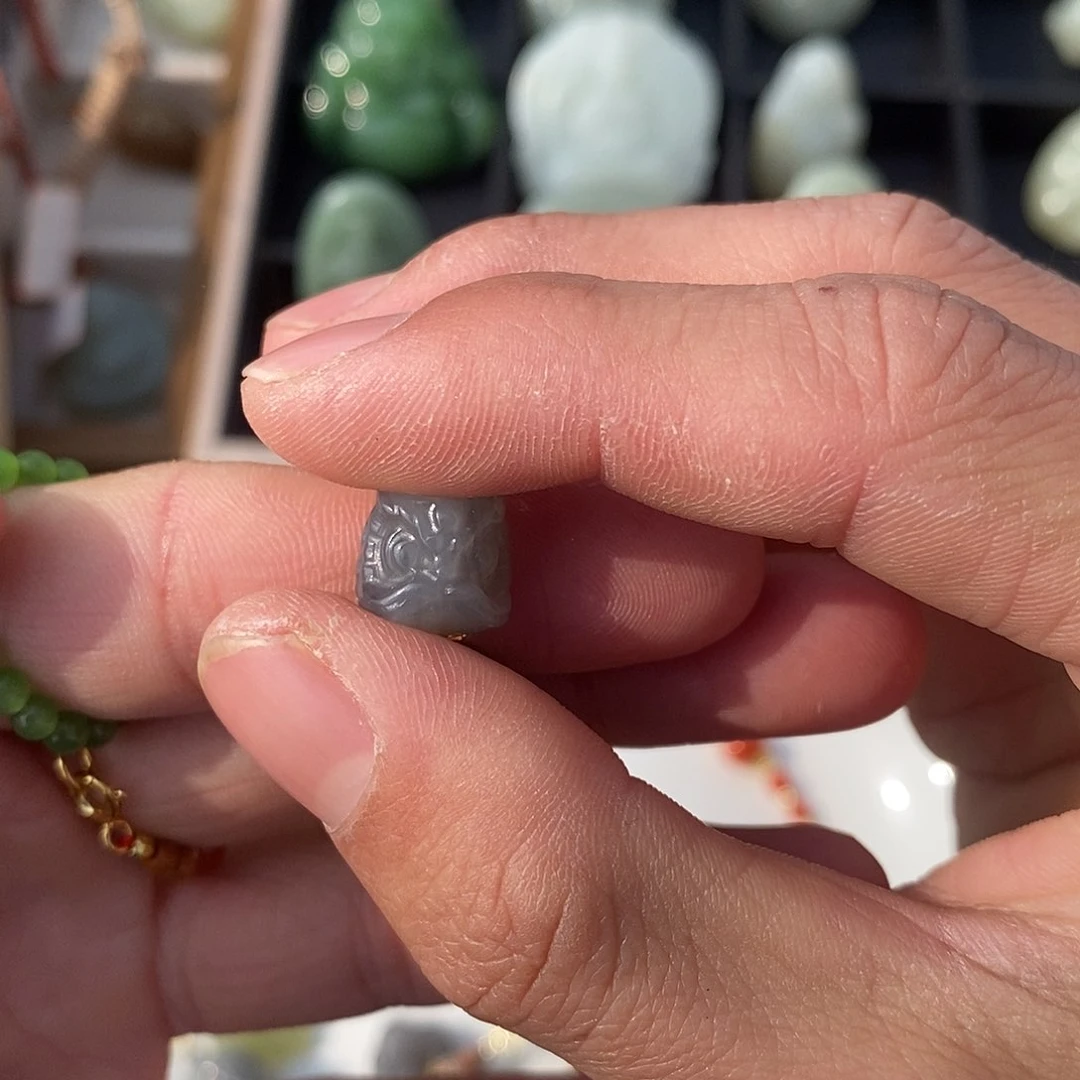 和田玉吊坠(不含链)未镶嵌烟紫醒狮