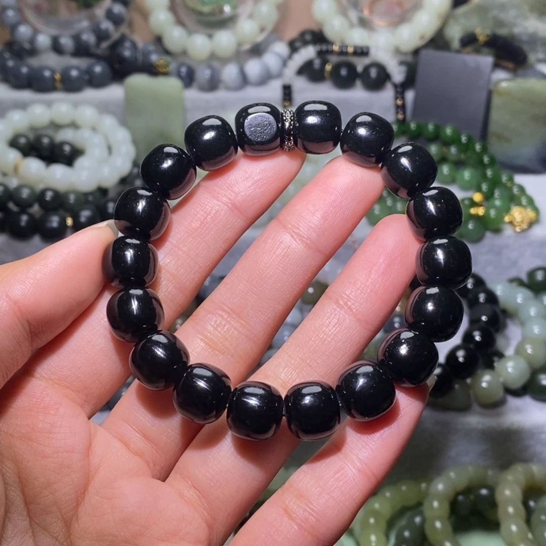 u***2和田玉未镶嵌手链