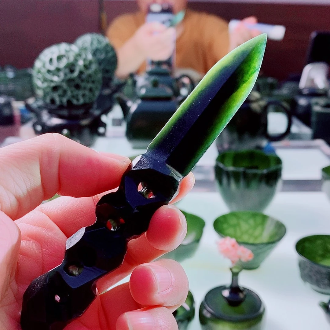 未镶嵌和田玉（青玉）摆件微瑕