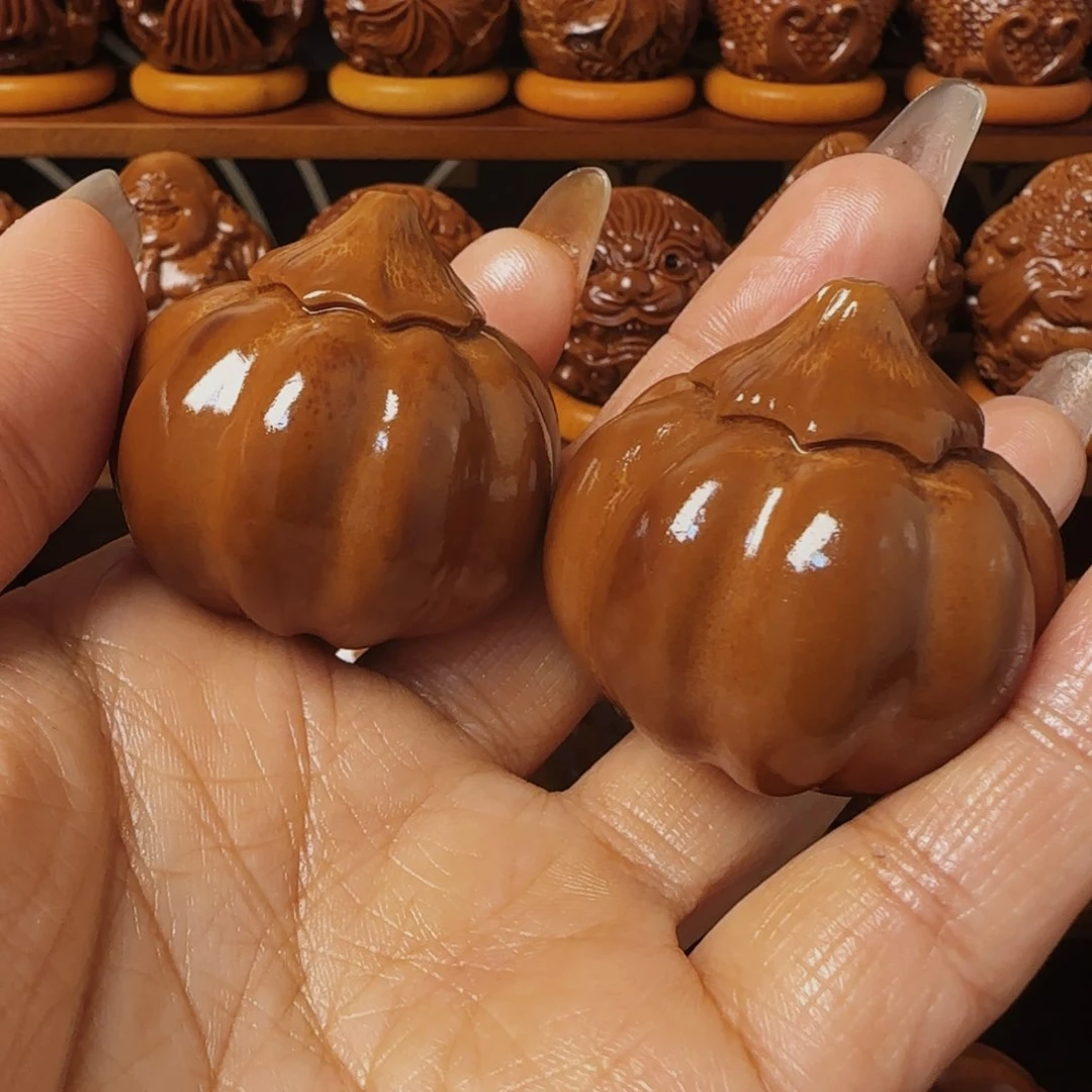 橄榄核把件用****4呱呱来财手把件41