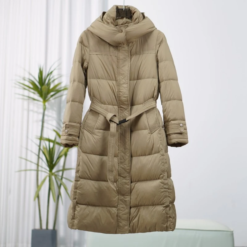 莉推荐 莉推荐 朗S系列  F131  女装秋冬长款连帽羽绒服8Q523Y233