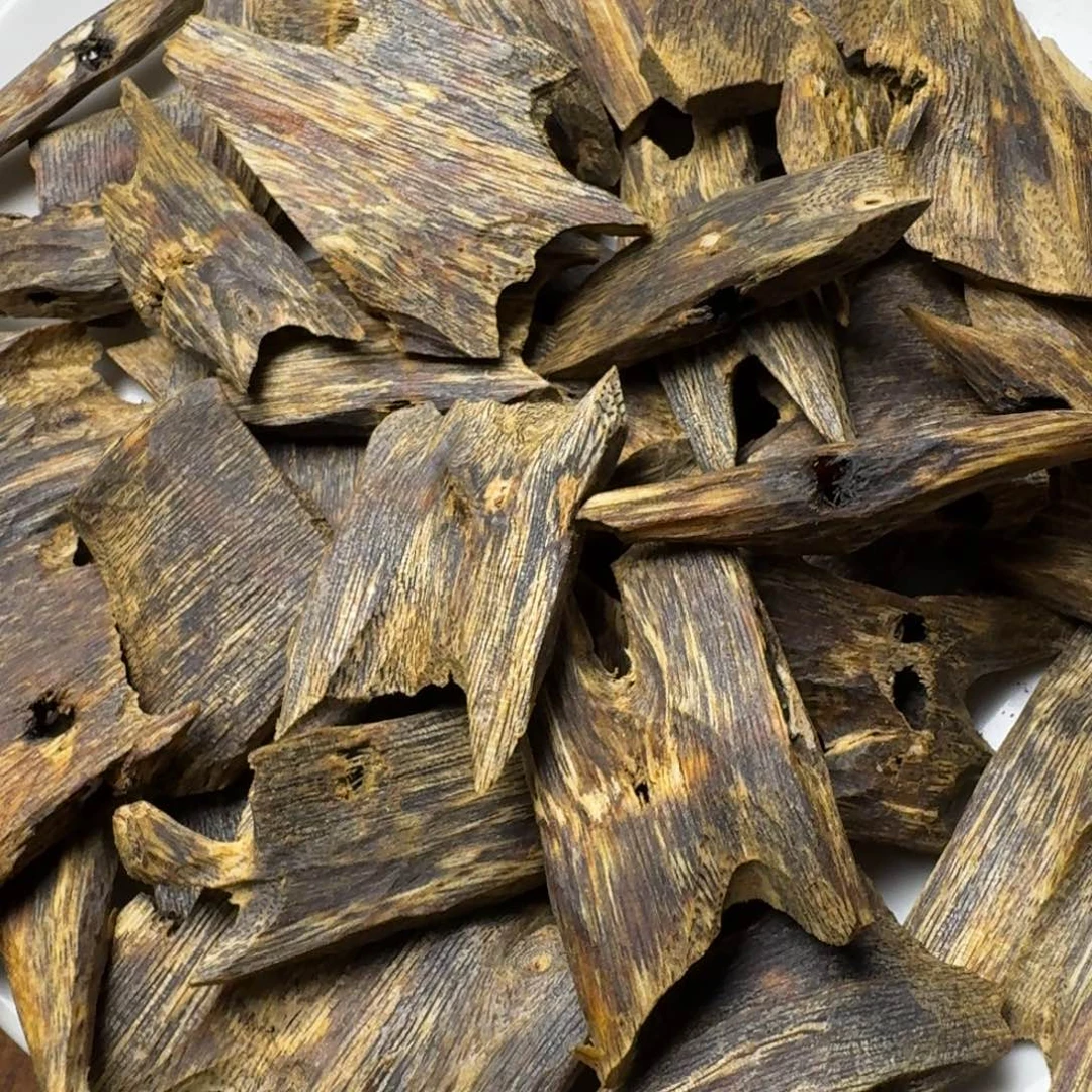 沉香沉香碎屑蓝宝石高油块料50g