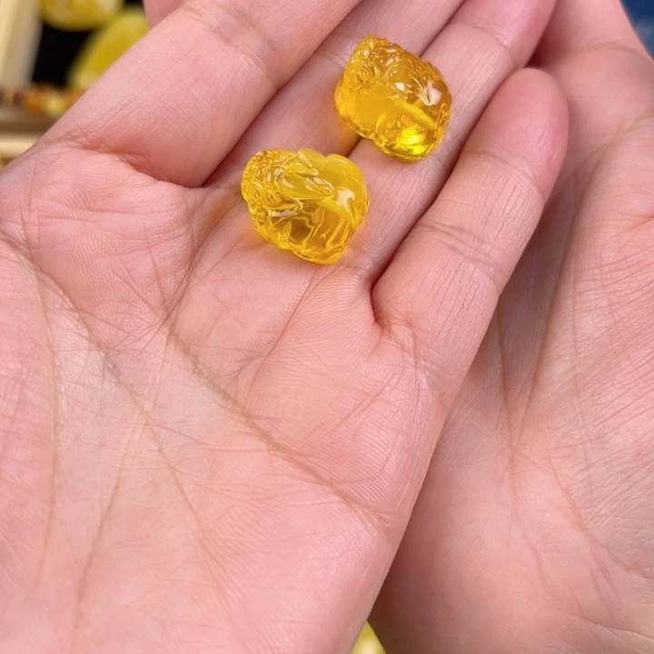 琥珀裸石未镶嵌琥珀