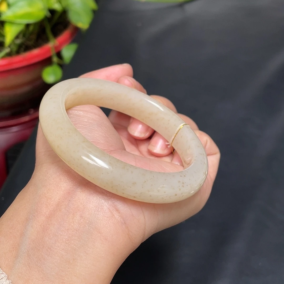 和田玉未镶嵌手镯桂花糕