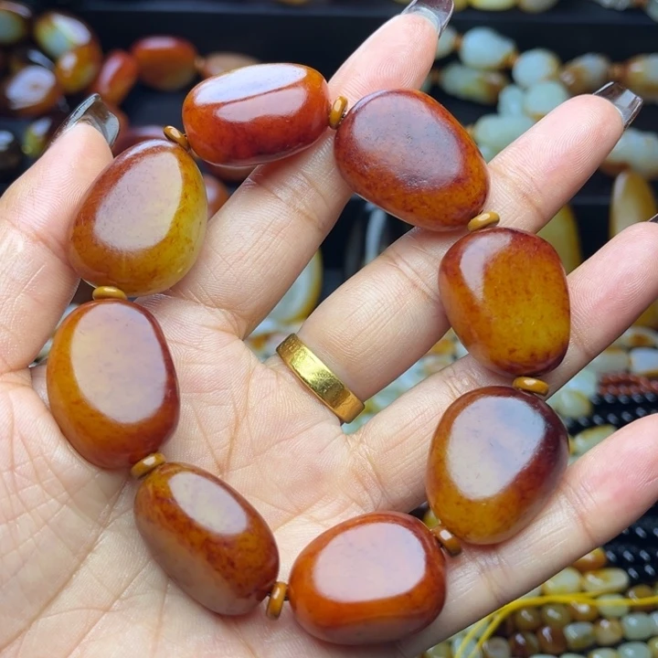 努***豆和田玉未镶嵌颈饰