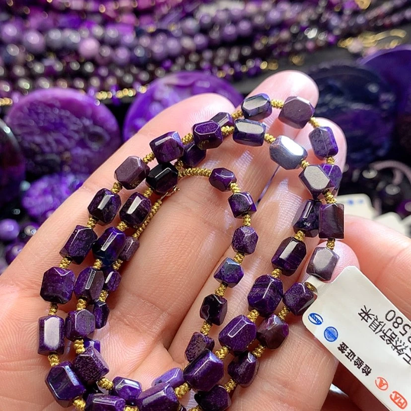 【闪购商品】18K金镶嵌苏纪石（舒俱来）项链