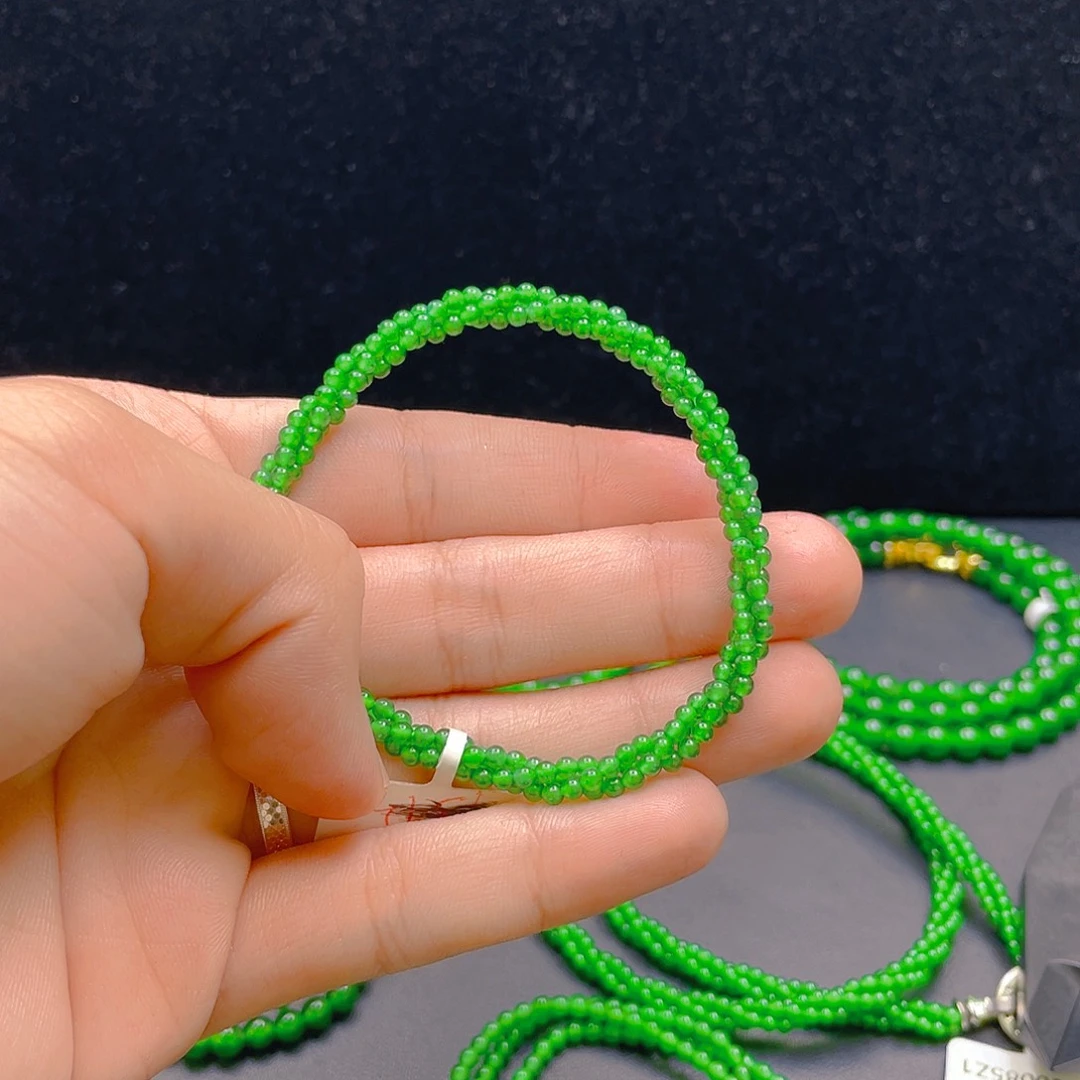 翡翠未镶嵌颈饰