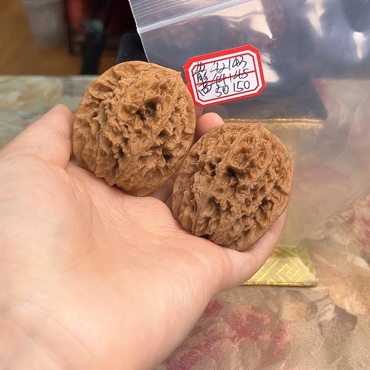 文玩核桃把件大刺官帽