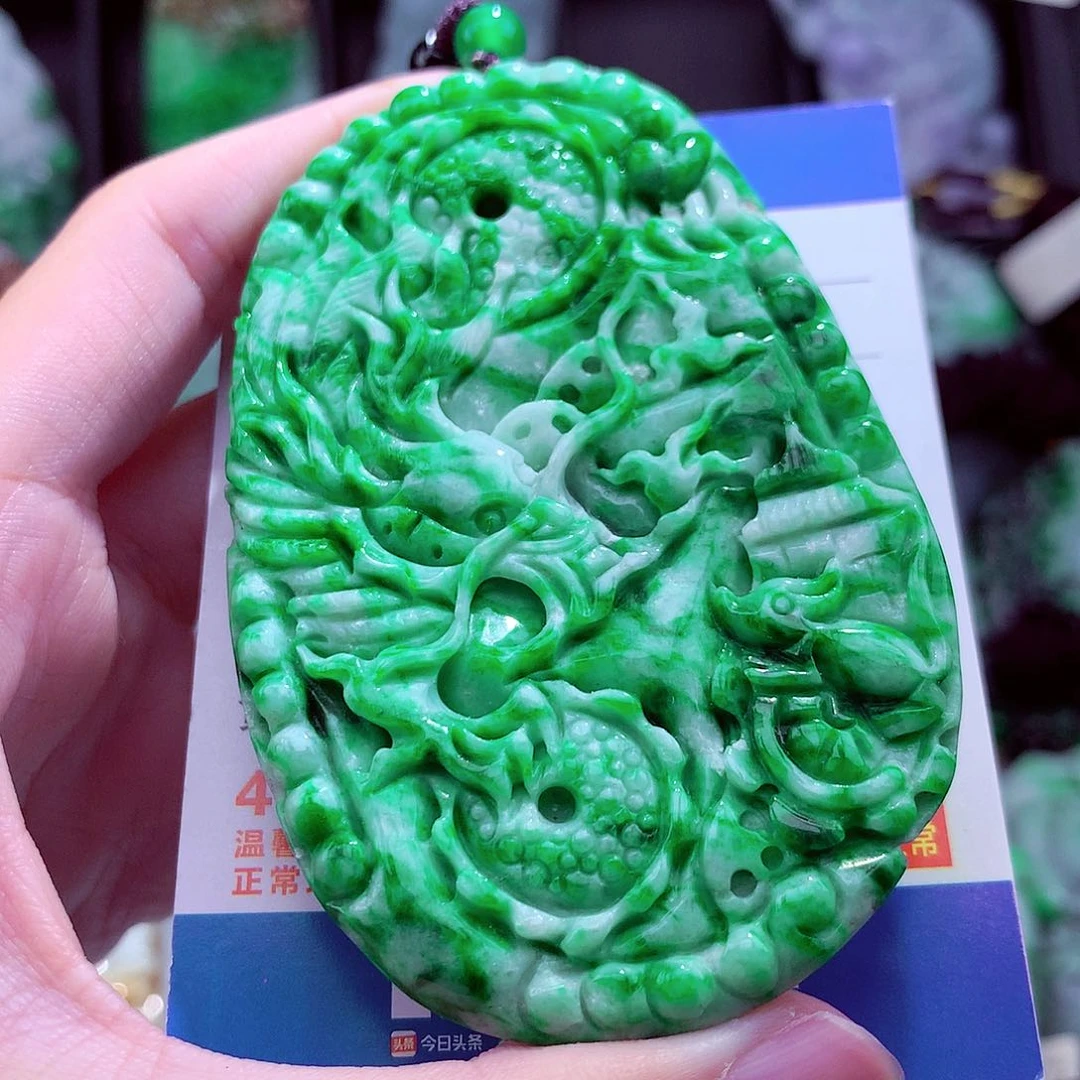 翡翠未镶嵌颈饰挂件