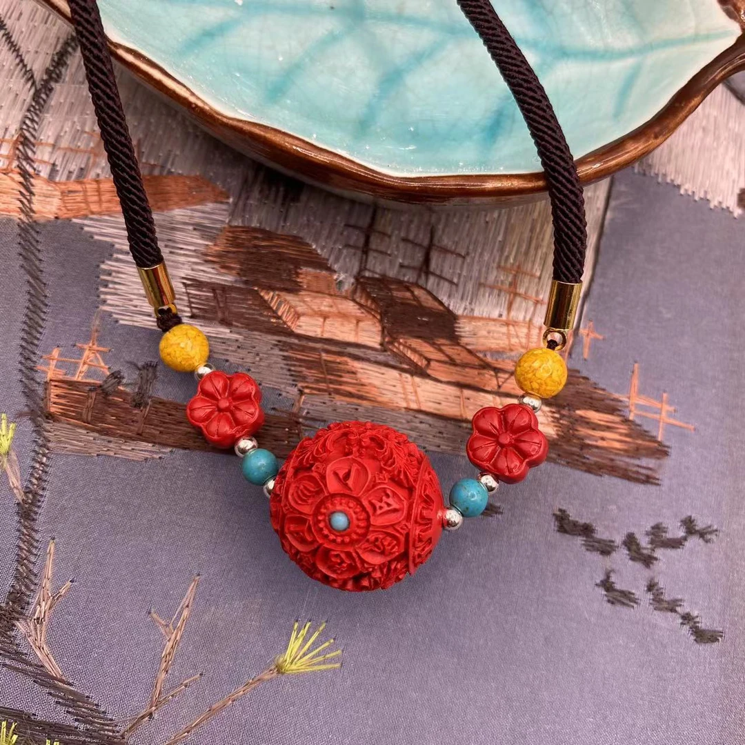 含辰砂工艺品高含量朱砂红砂设计款新品黄佩珠镂空锁骨吊坠