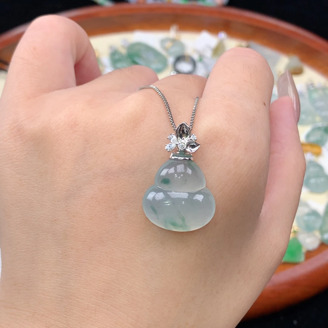 吊坠(赠链)18K金镶嵌翡翠让****里天然缅甸A货翡翠葫芦