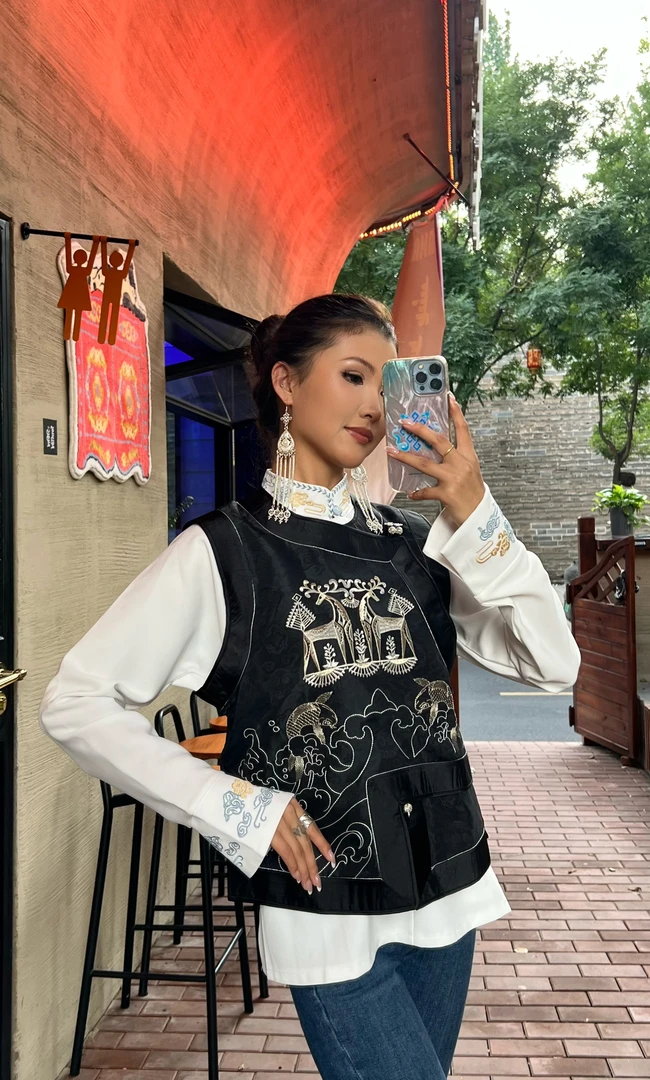 ANAR原创设计斜襟薄款宽松型度假风刺绣马甲