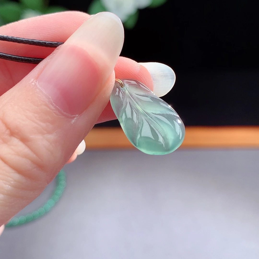 未镶嵌手镯（圆镯）翡翠