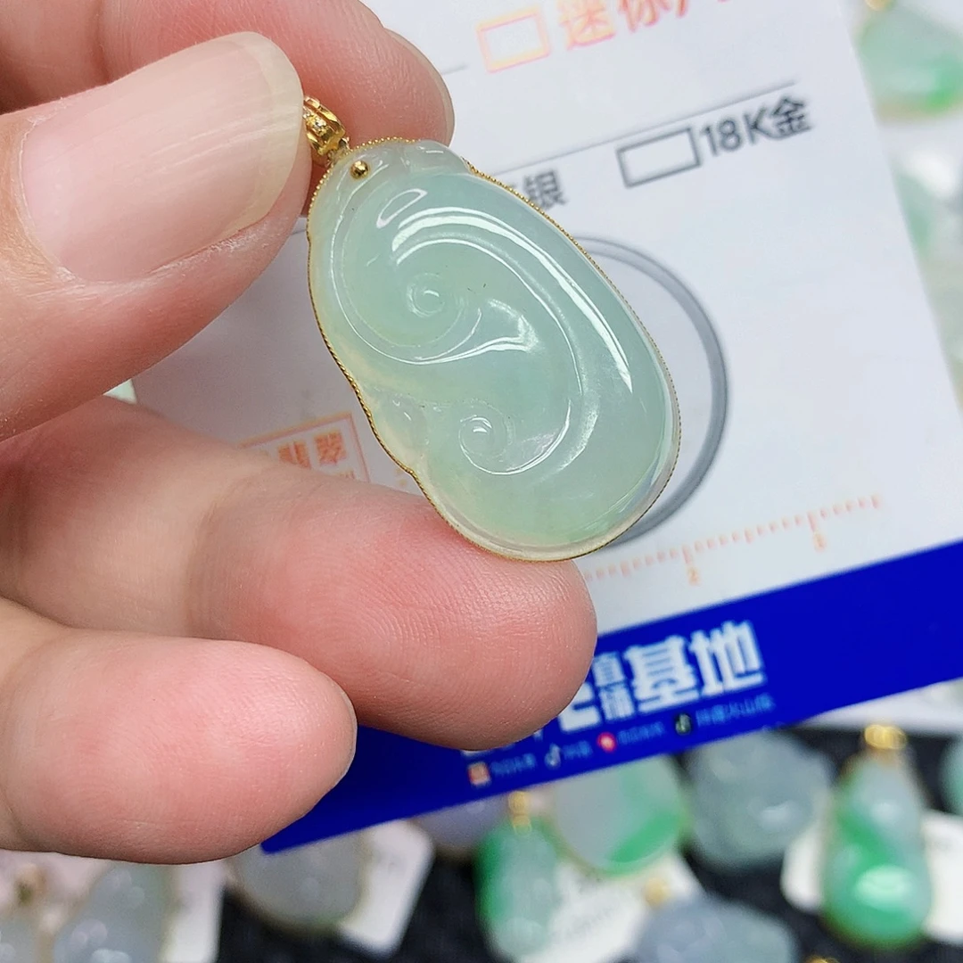 翡翠18K金镶嵌颈饰35789