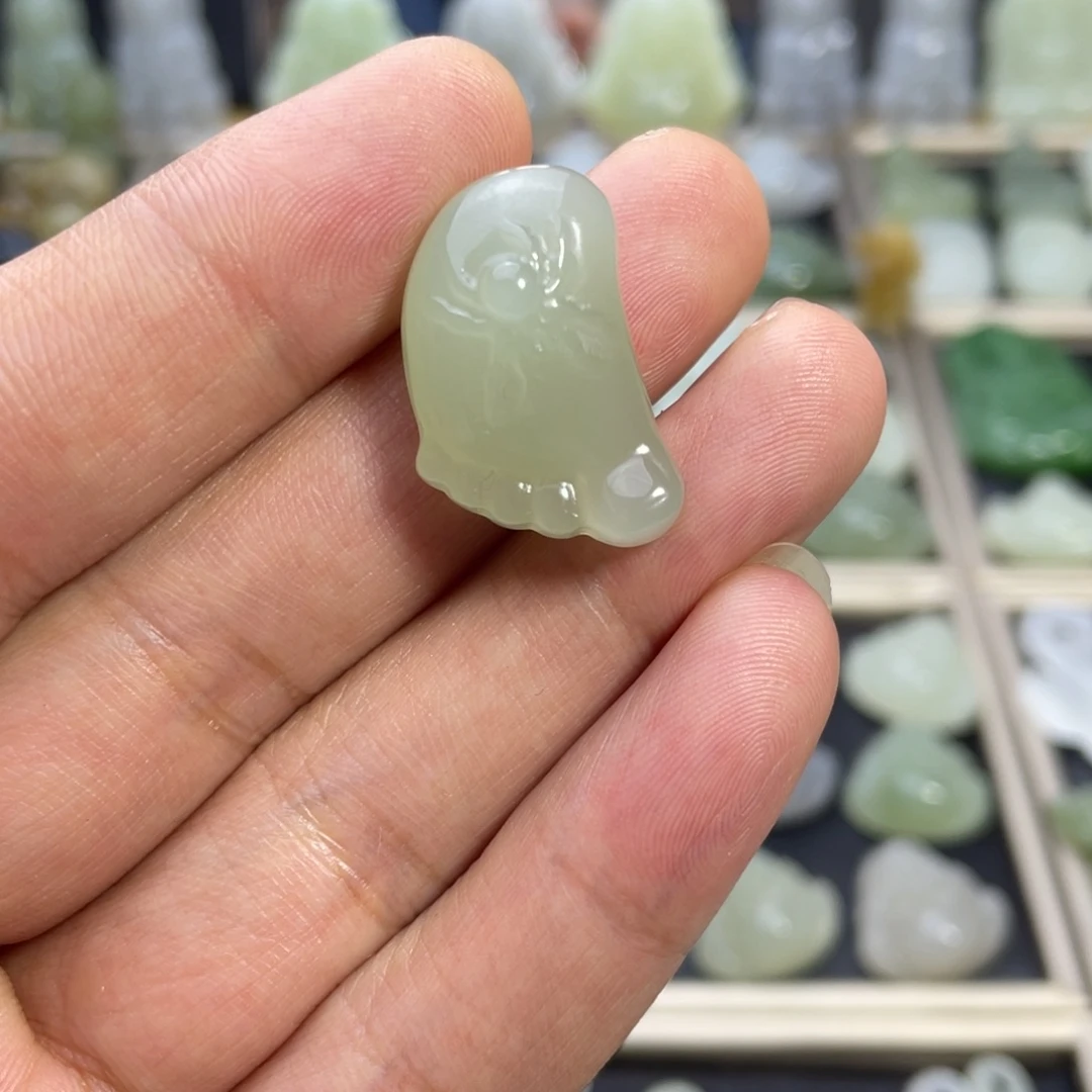 和田玉颈饰未镶嵌上等晴水知足常乐吊坠